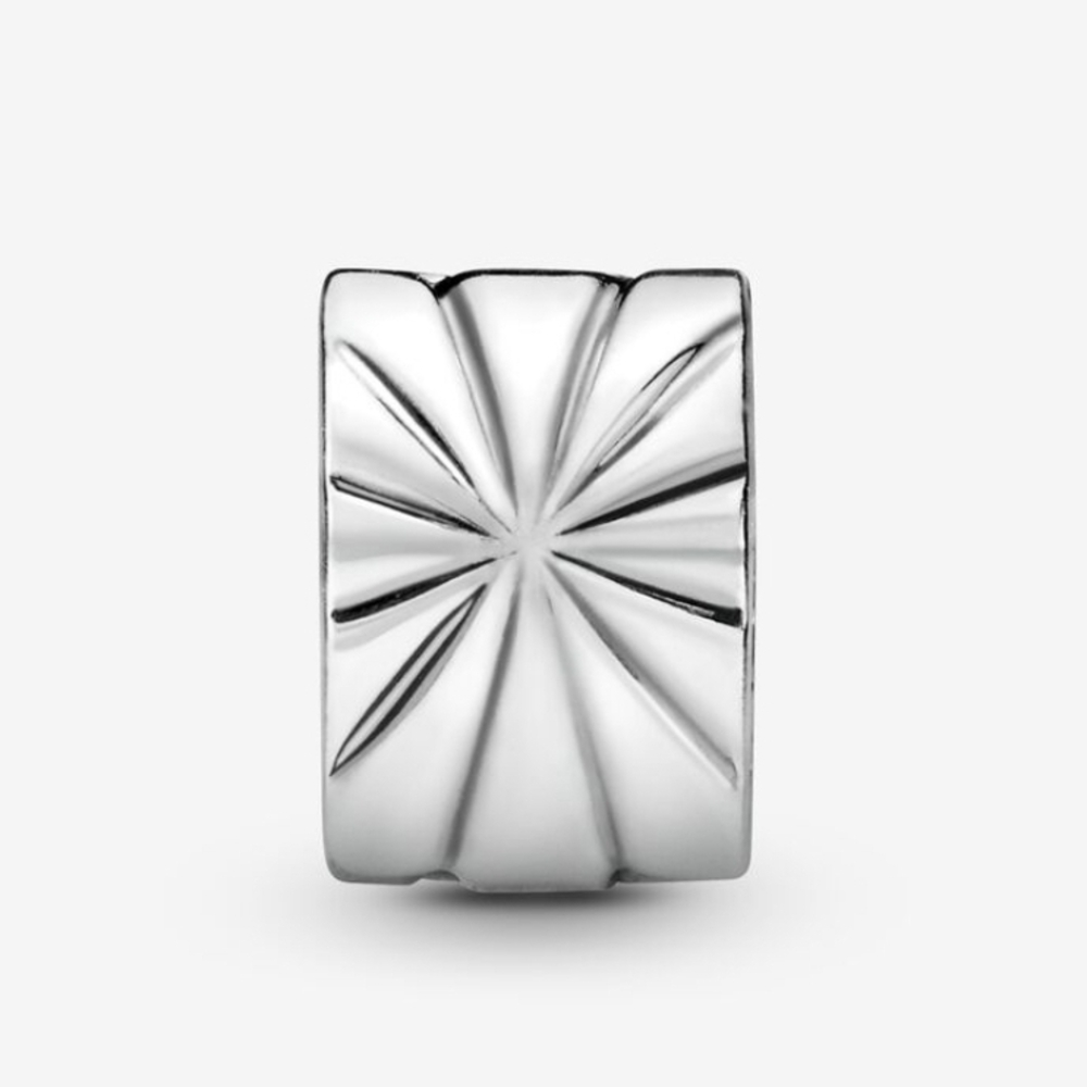 Pandora *Retired* Sunburst Clip Charm
